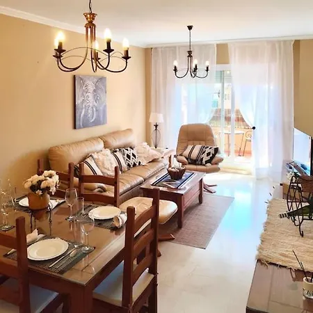 Penthouse Paradiso: 2br Oasis In Del Sol