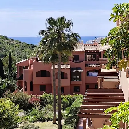 Penthouse Paradiso: 2br Oasis In Del Sol
